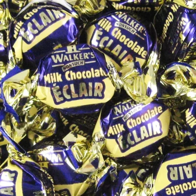 Milk Chocolate Eclairs Walkers 150g